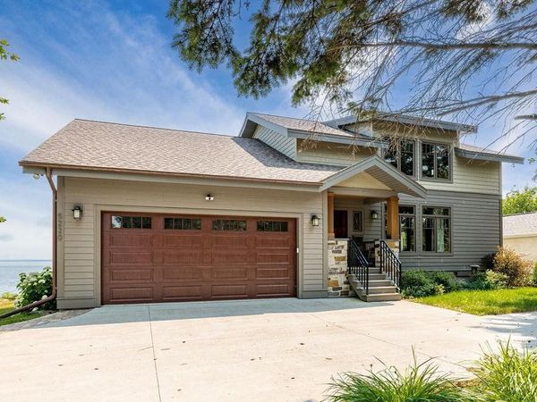 5220 London Road, Duluth, MN 55804