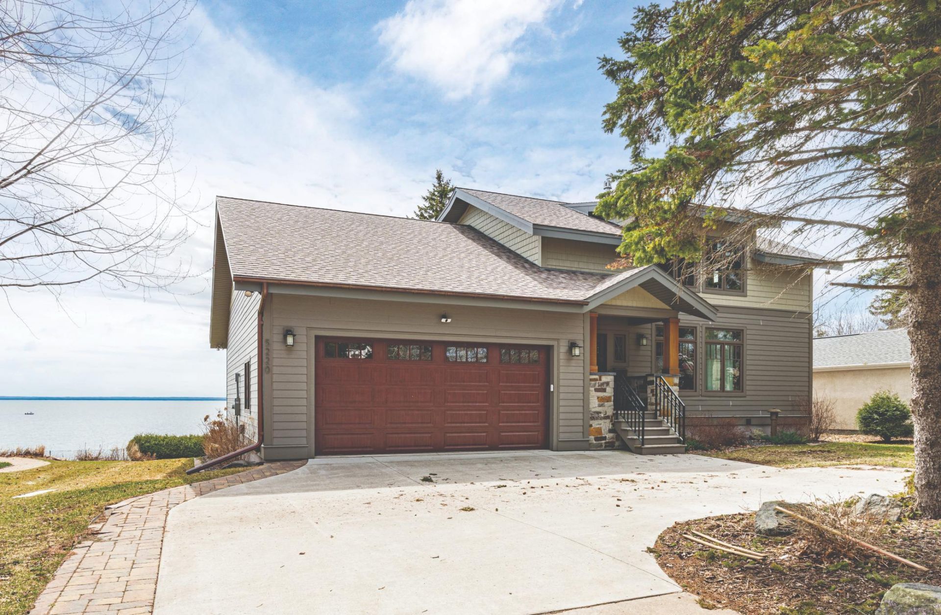 5220 London Road, Duluth, MN 55804