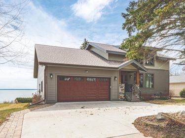 5220 London Road, Duluth, MN 55804