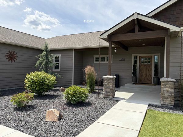 31914 N Zander Ln, Chattaroy, WA 99003