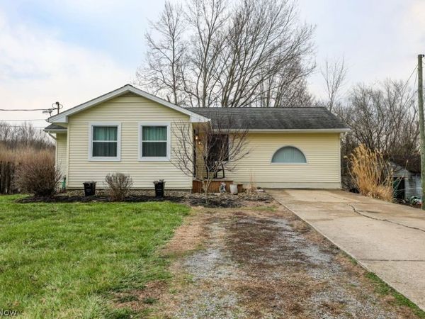 10676 Holcomb Road, Newton Falls, OH 44444