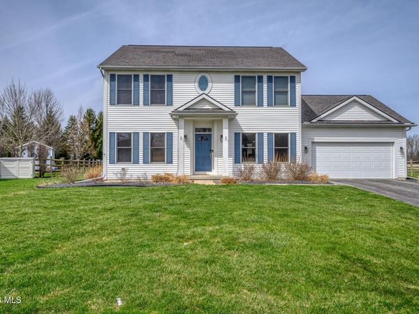 717 Little Creek Drive, Perrysburg, OH 43551