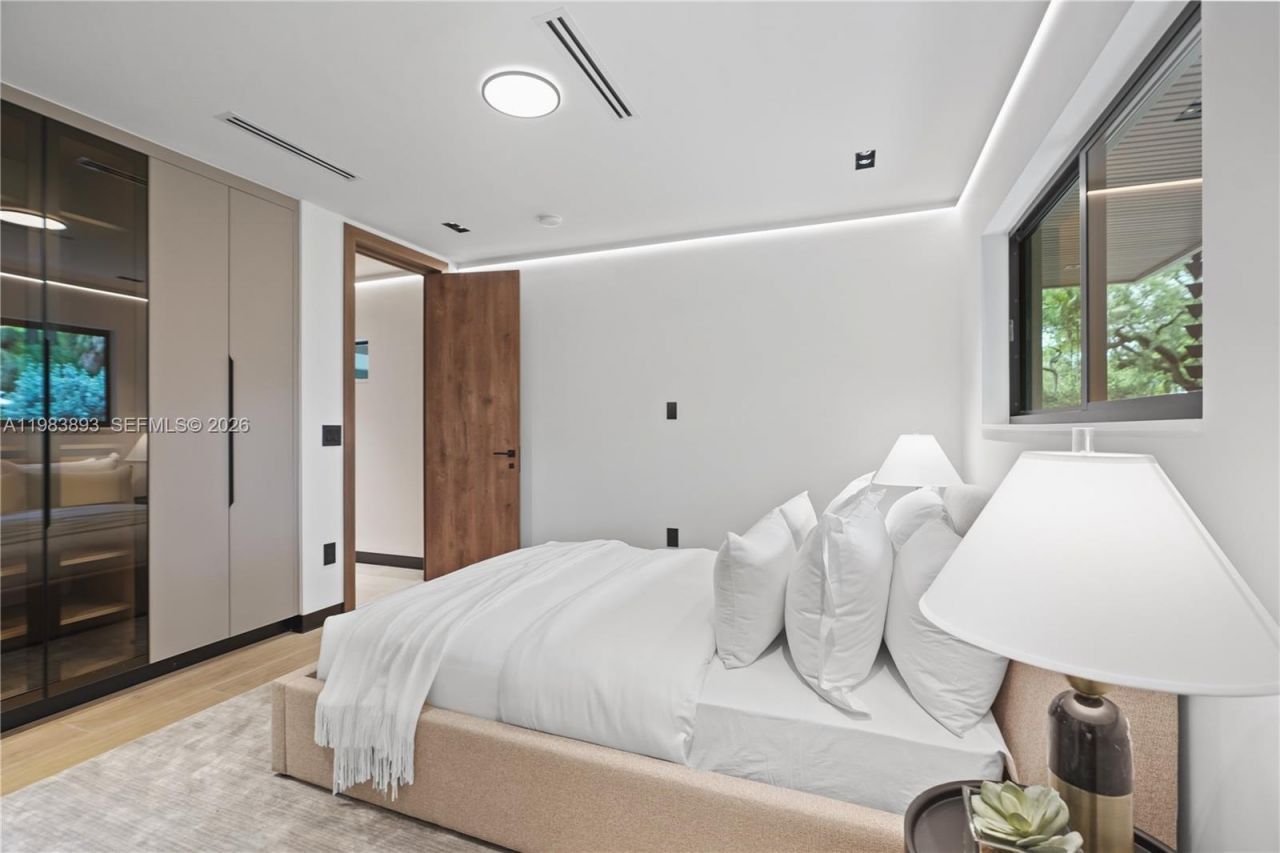 20020 NE 21st Ct , Miami, FL 33179 Photo