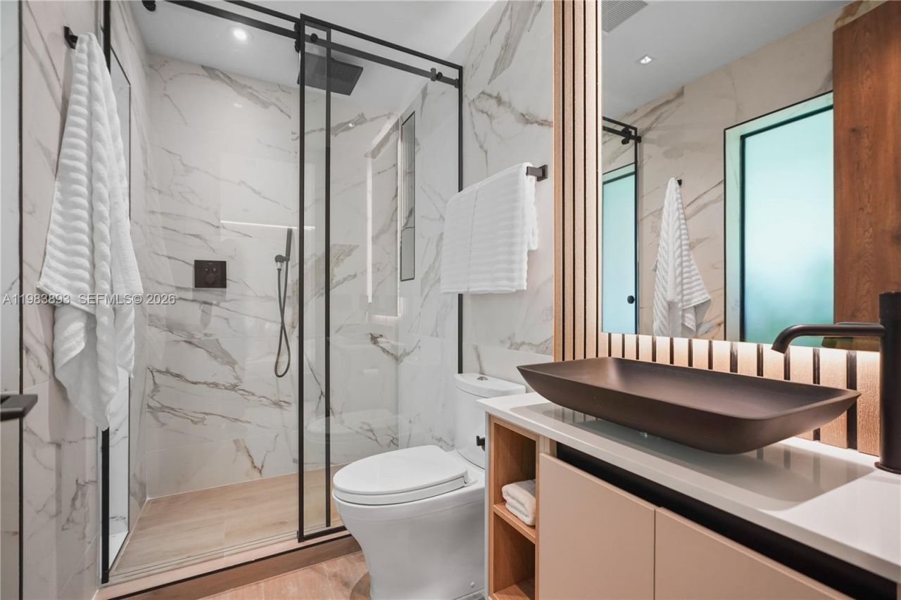 20020 NE 21st Ct , Miami, FL 33179 Photo