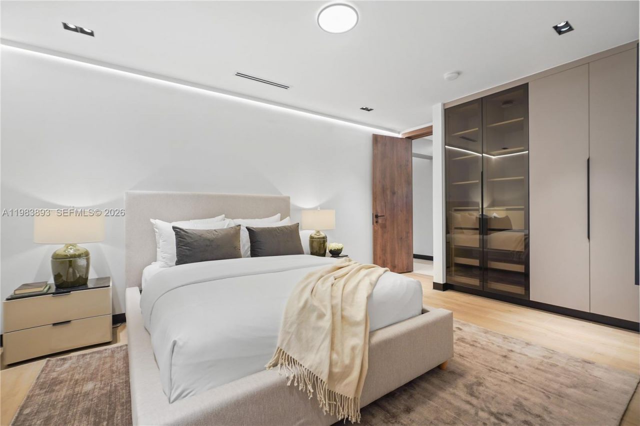 20020 NE 21st Ct , Miami, FL 33179 Photo