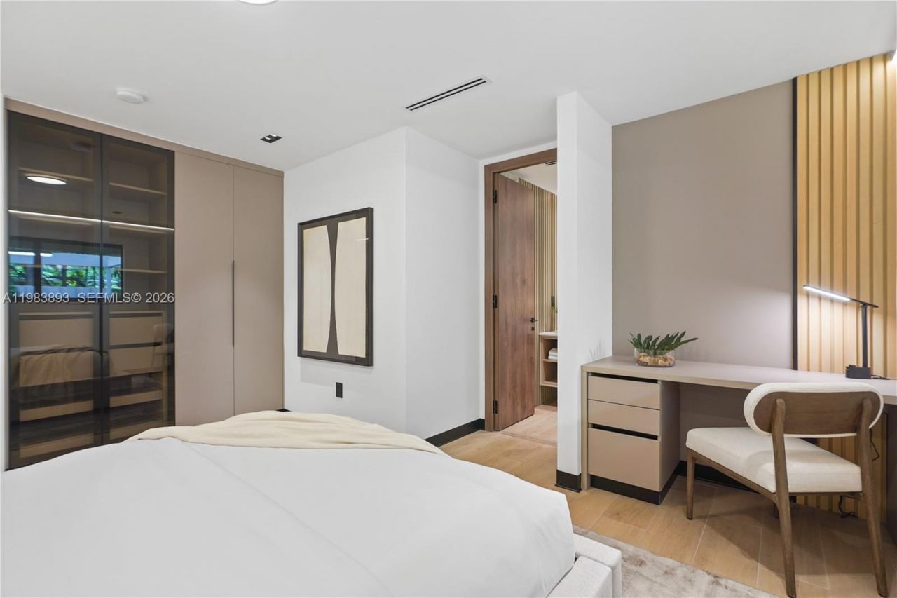 20020 NE 21st Ct , Miami, FL 33179 Photo