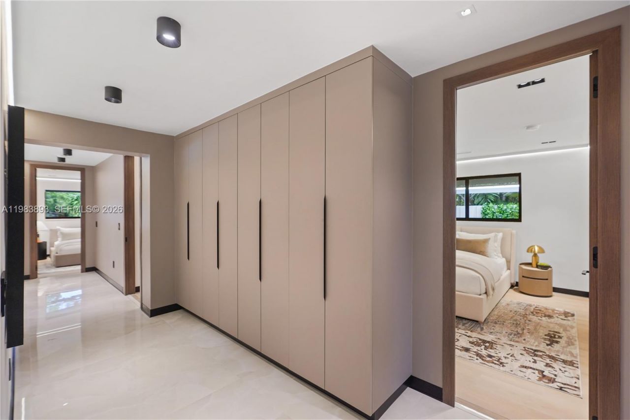 20020 NE 21st Ct , Miami, FL 33179 Photo