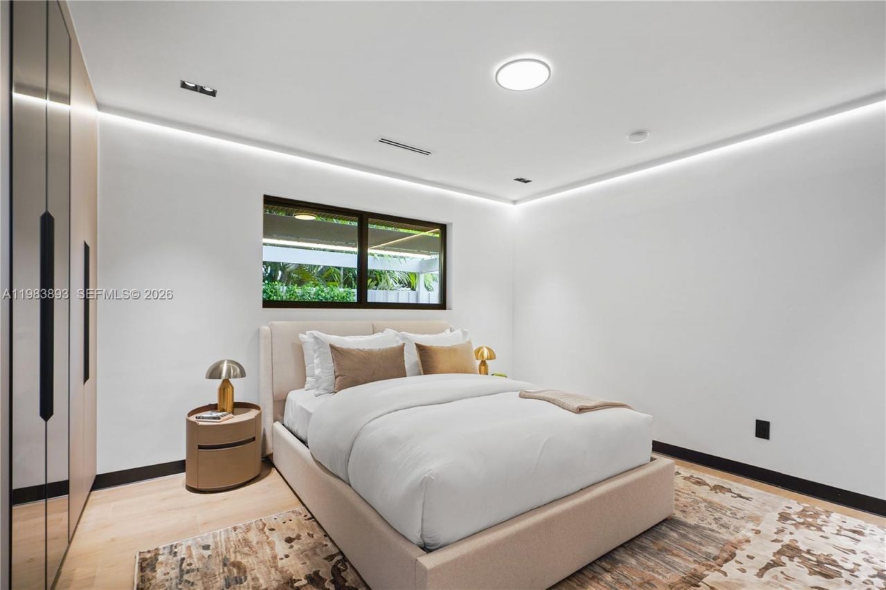 20020 NE 21st Ct , Miami, FL 33179 Photo