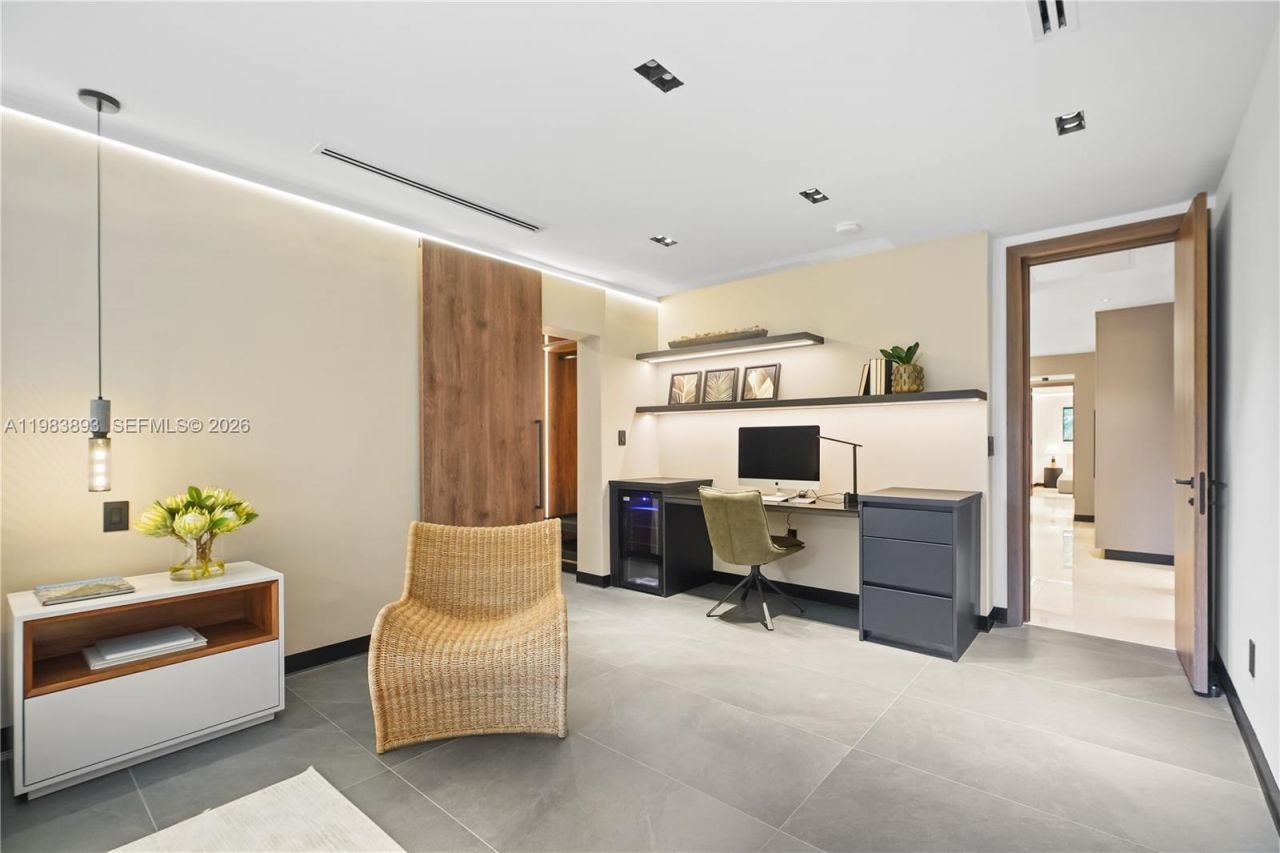 20020 NE 21st Ct , Miami, FL 33179 Photo