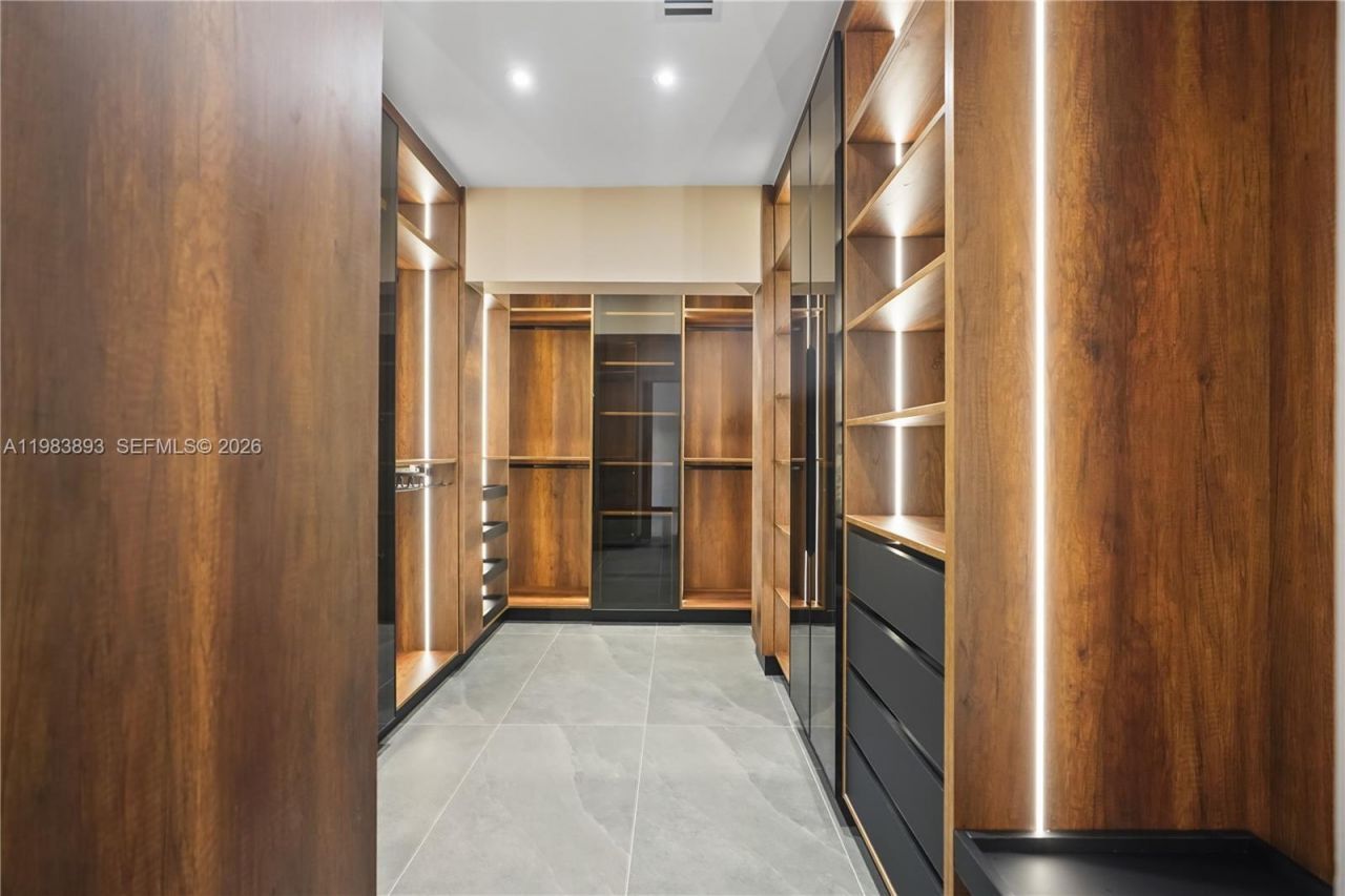 20020 NE 21st Ct , Miami, FL 33179 Photo