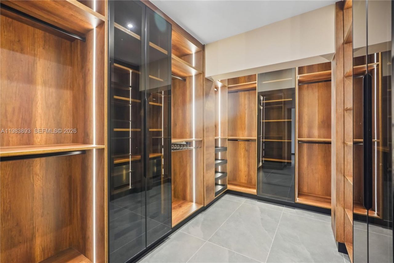 20020 NE 21st Ct , Miami, FL 33179 Photo