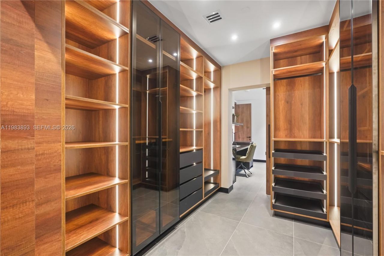 20020 NE 21st Ct , Miami, FL 33179 Photo