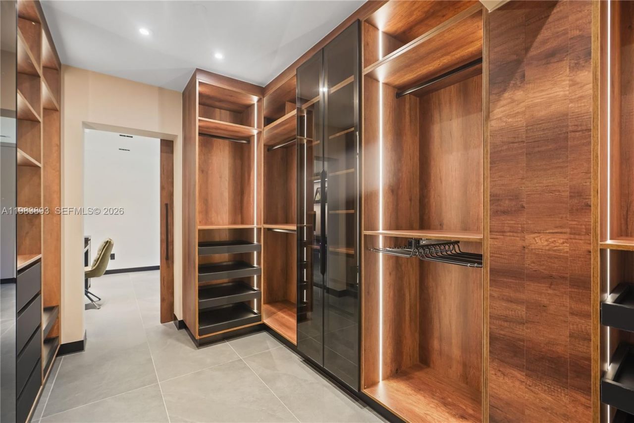 20020 NE 21st Ct , Miami, FL 33179 Photo