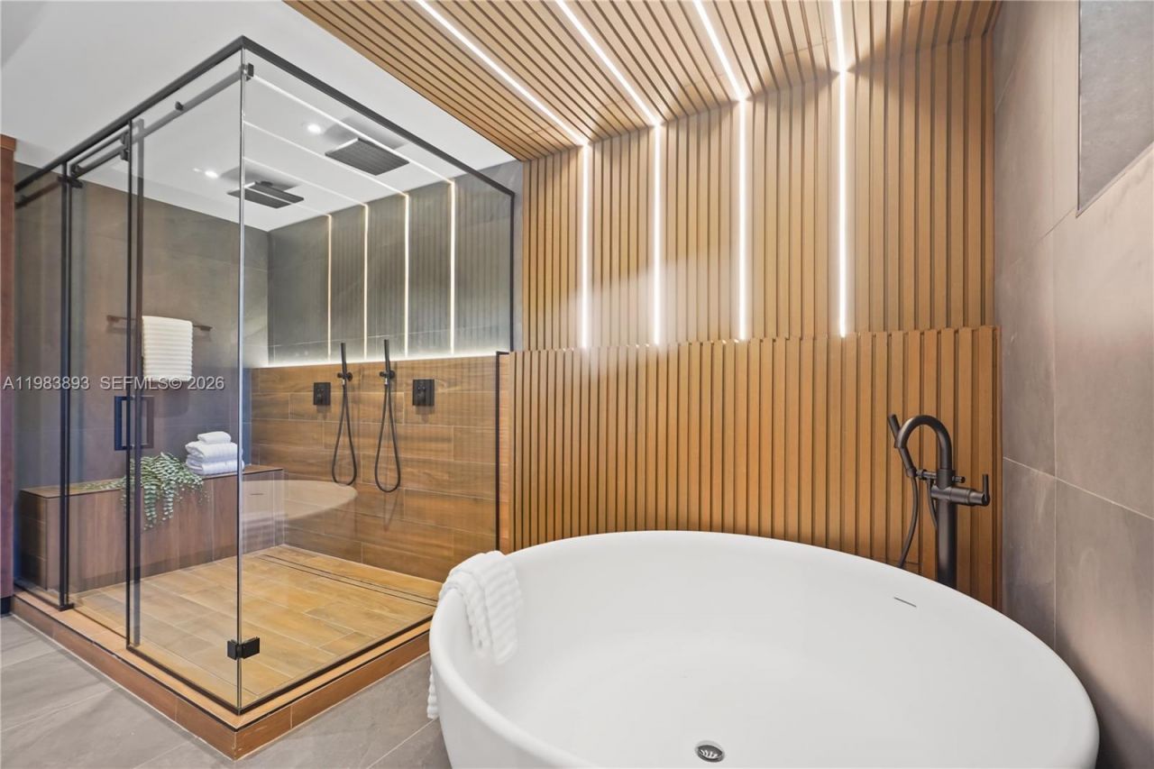 20020 NE 21st Ct , Miami, FL 33179 Photo