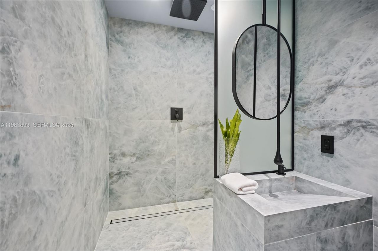 20020 NE 21st Ct , Miami, FL 33179 Photo