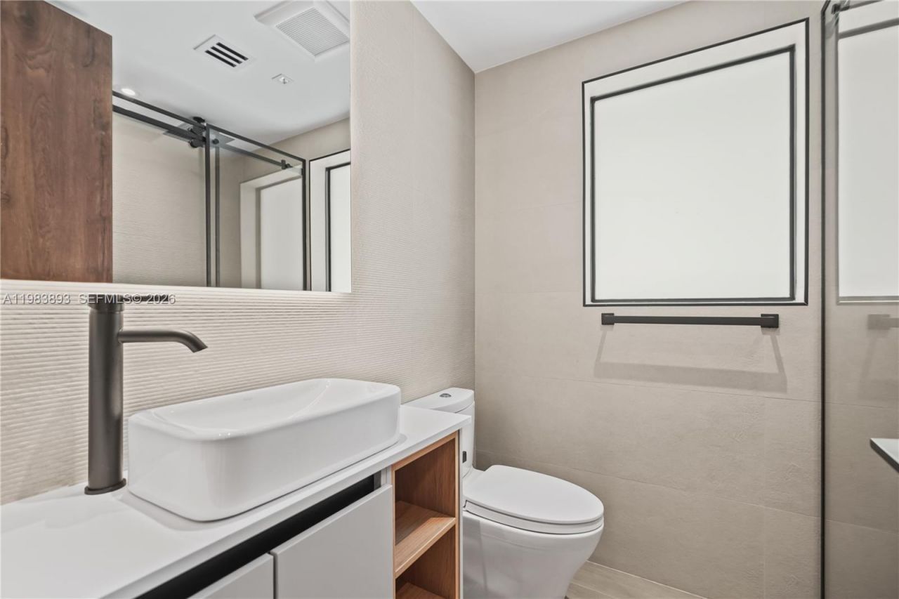 20020 NE 21st Ct , Miami, FL 33179 Photo