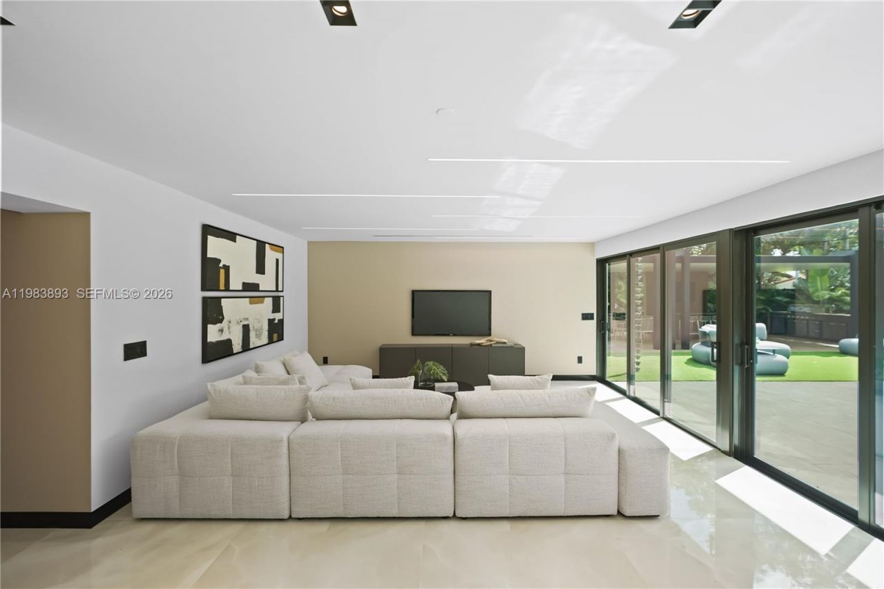 20020 NE 21st Ct , Miami, FL 33179 Photo