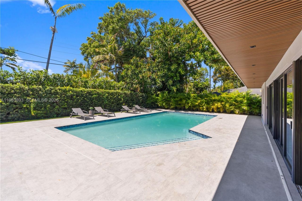 20020 NE 21st Ct , Miami, FL 33179 Photo