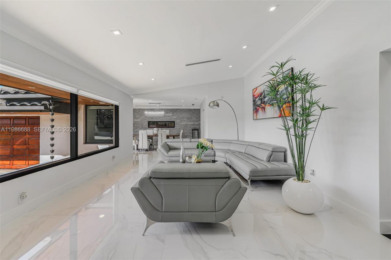 13801 SW 34th St , Miami, FL 33175 Photo