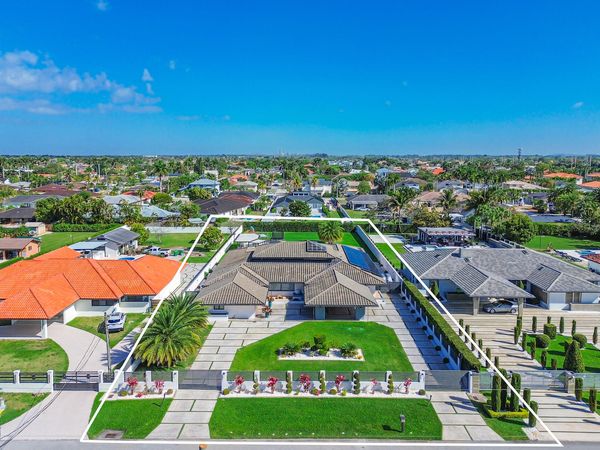 13801 SW 34th St, Miami, FL 33175