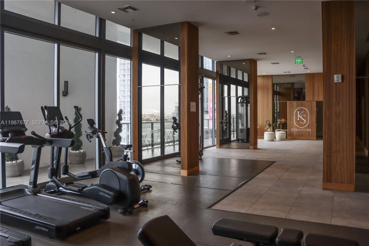 239 SW 9th St, Unit 1704, Miami, FL 33130 Photo