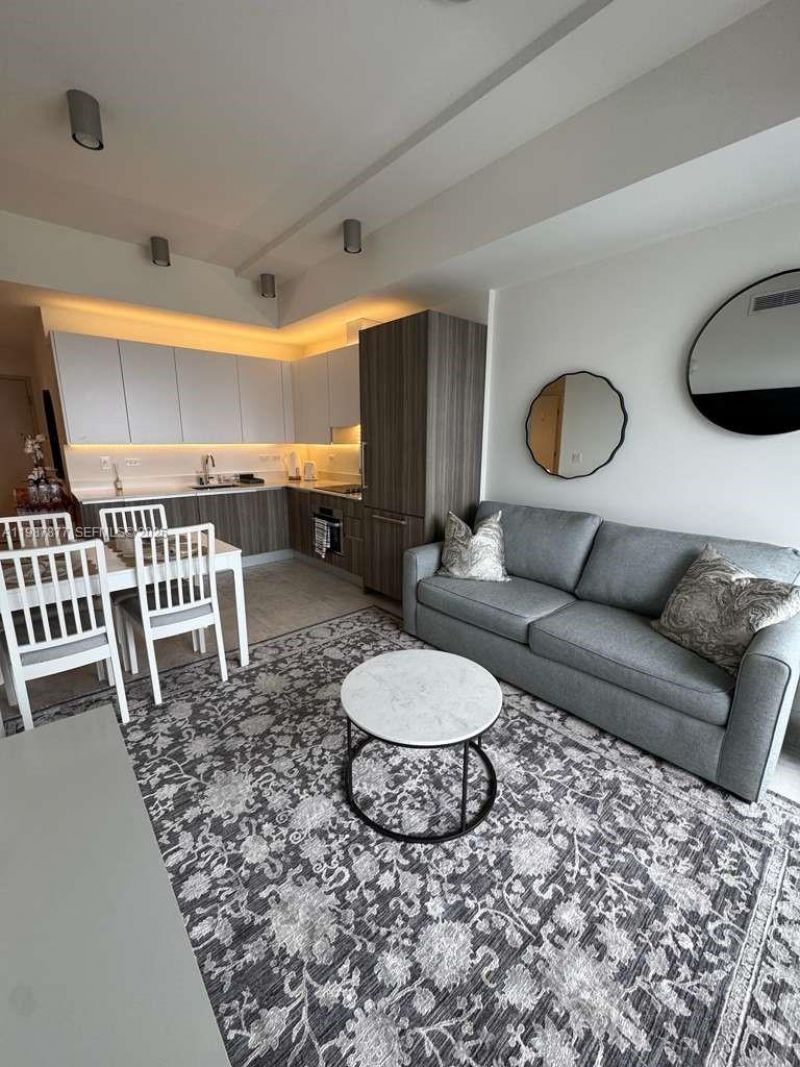 239 SW 9th St, Unit 1704, Miami, FL 33130 Photo