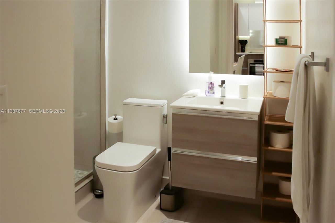 239 SW 9th St, Unit 1704, Miami, FL 33130 Photo