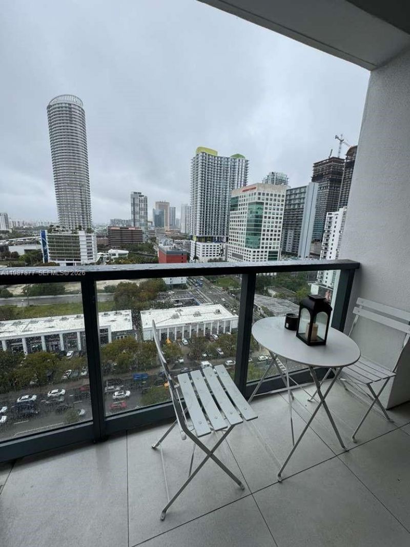 239 SW 9th St, Unit 1704, Miami, FL 33130 Photo