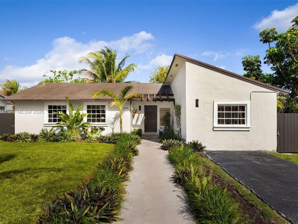 16341 SW 104th Ave, Miami, FL 33157