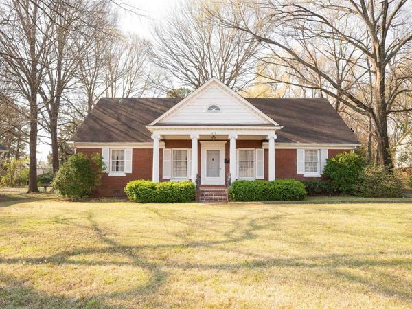 319 E POPLAR AVE, Collierville, TN 38017