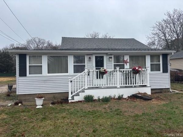 112 Priscilla Avenue , Riverhead, NY 11901