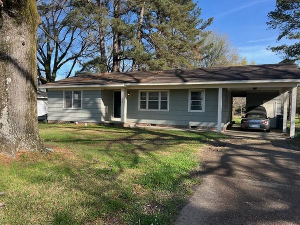 1228 W Jackson St., Tupelo, MS 38801