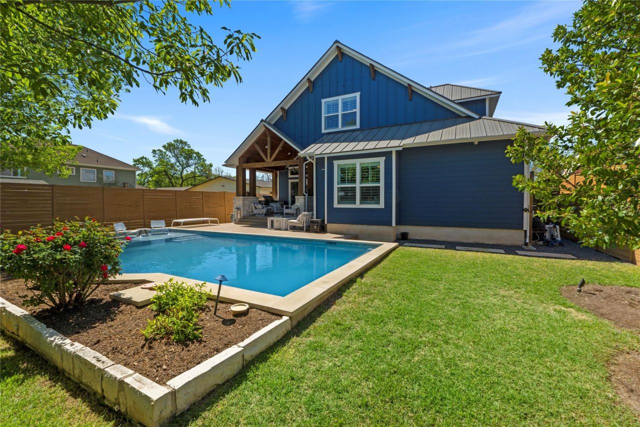 2004 Alegria Rd, Austin, TX 78757 Main Photo