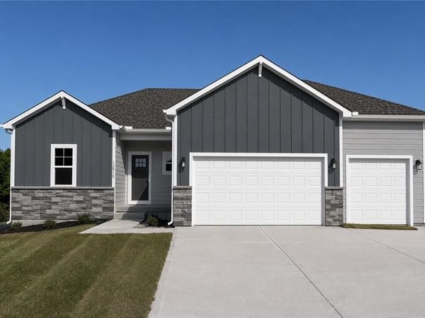 17819 Green Road, Gardner, KS 66030