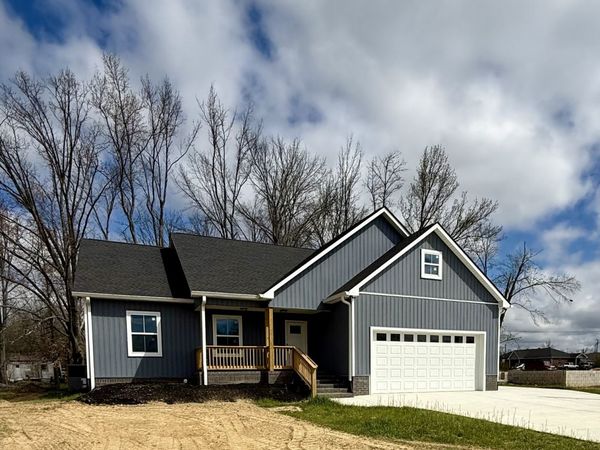 306 Cassie Dr, Lafayette, TN 37083