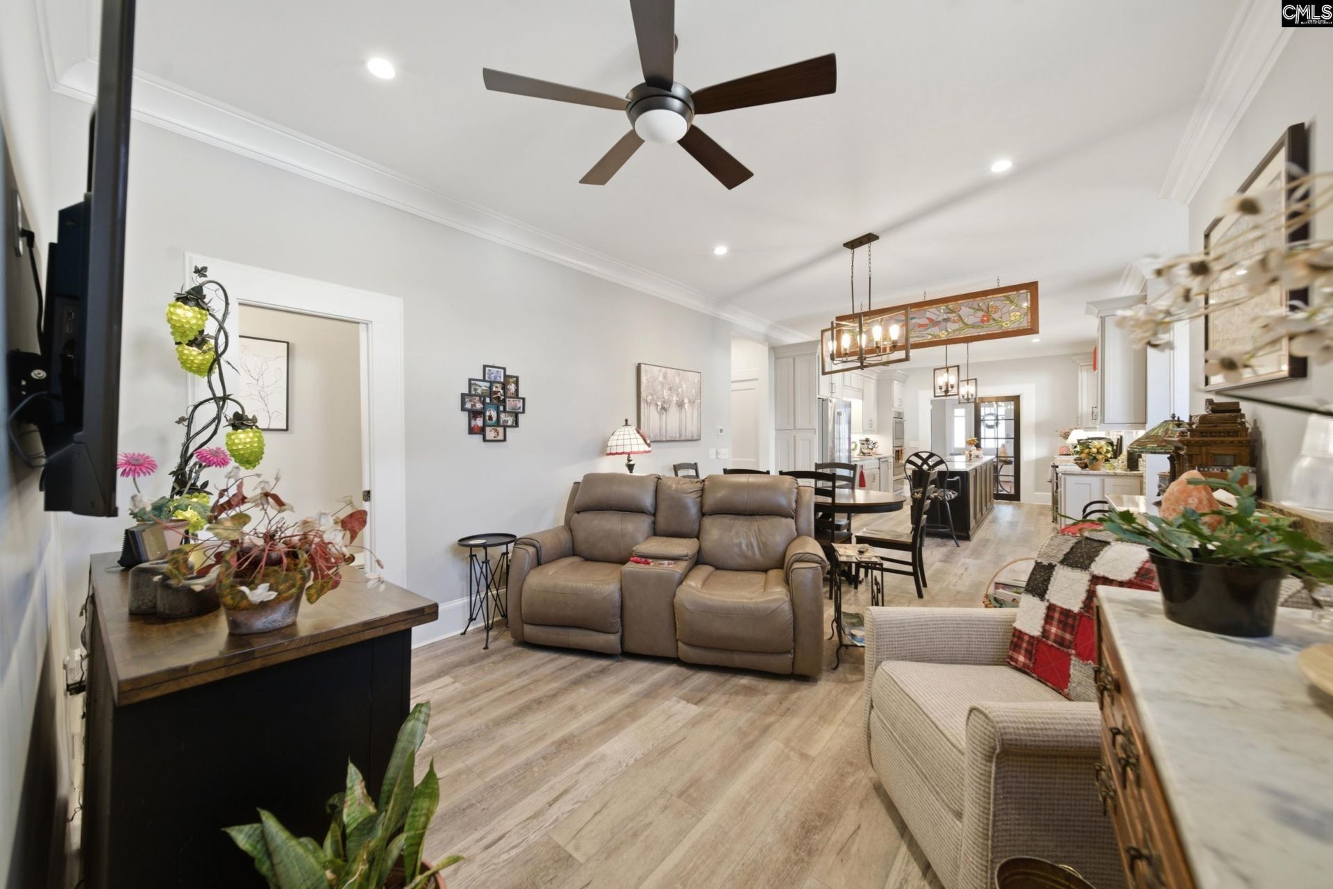 2804 Wilmot Avenue Photo 8