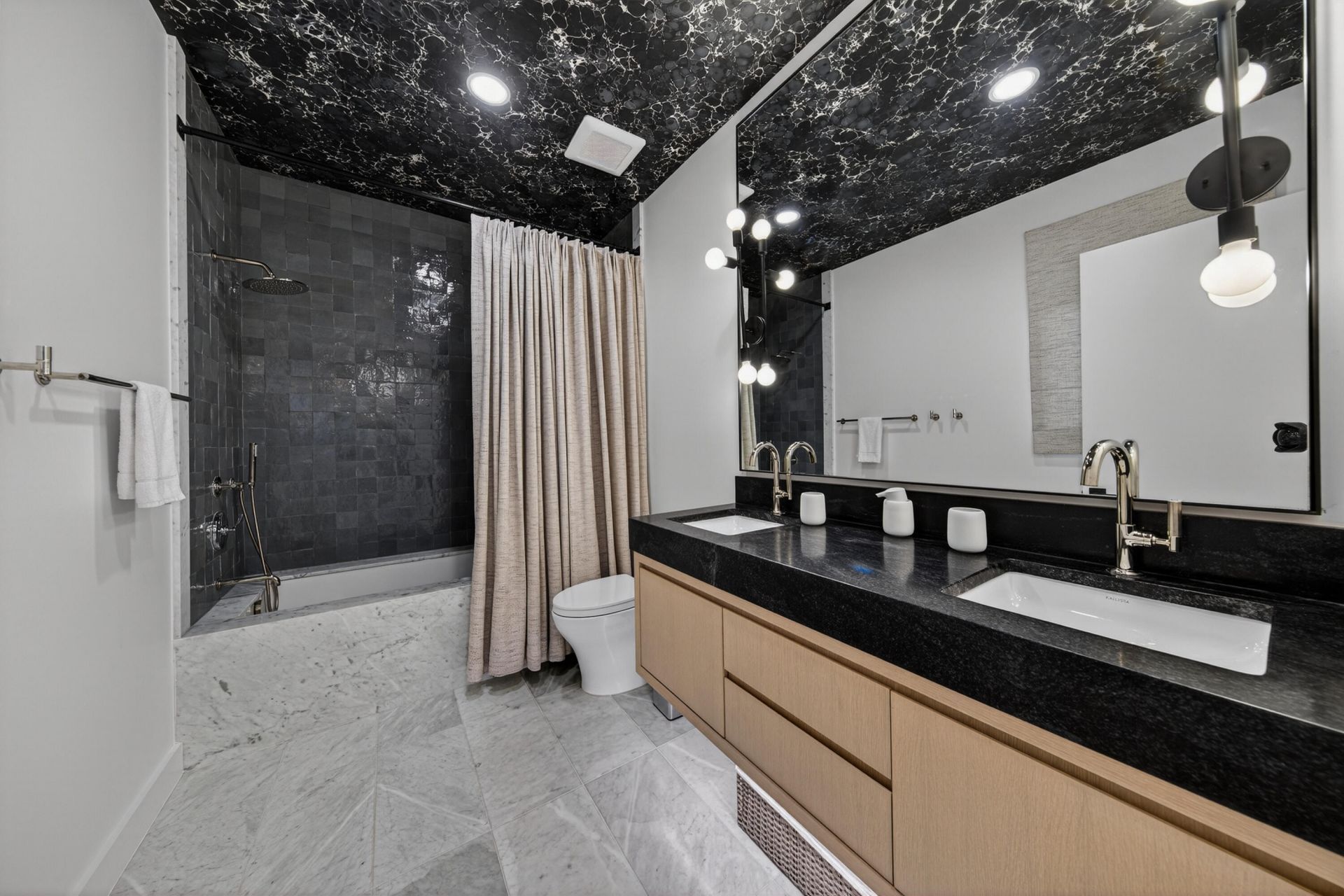 420 SE 17th Avenue, Fort Lauderdale, FL 33301 Photo