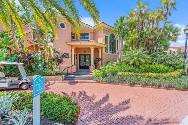 13 Uno Lago Drive, Juno Beach, FL 33408 Photo