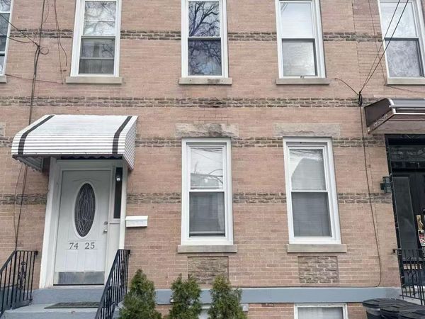74-25 64th Place , Ridgewood, NY 11385