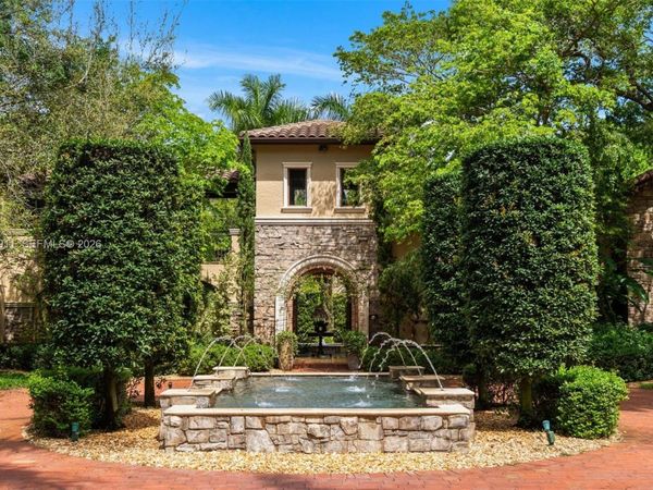 6201 SW 96th St, Pinecrest, FL 33156