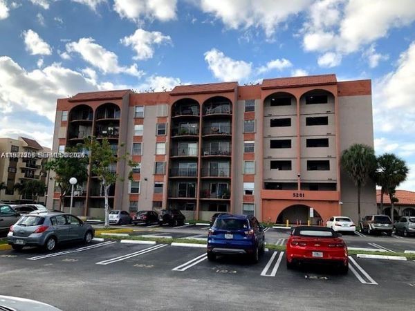 5201 NW 7th St , Unit 314, Miami, FL 33126