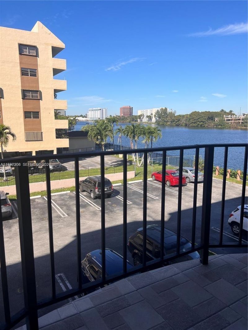 5201 NW 7th St , Unit 314, Miami, FL 33126 Photo