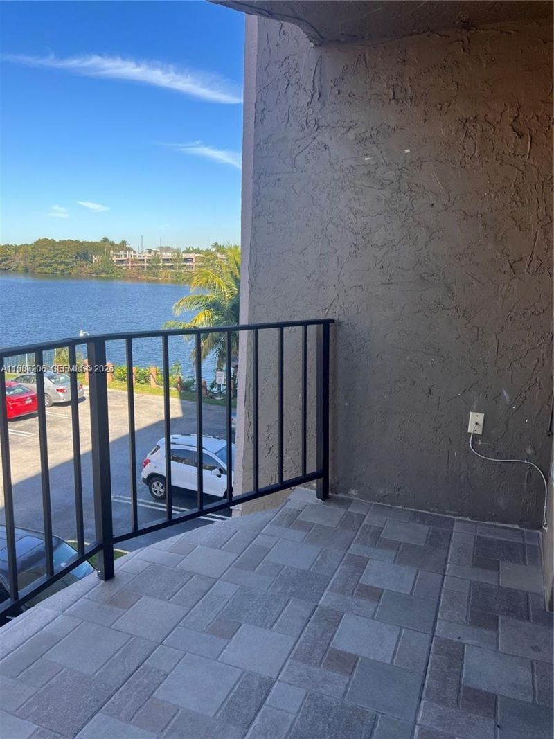 5201 NW 7th St , Unit 314, Miami, FL 33126 Photo