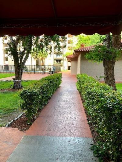 5201 NW 7th St , Unit 314, Miami, FL 33126 Photo