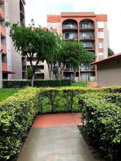 5201 NW 7th St , Unit 314, Miami, FL 33126 Photo