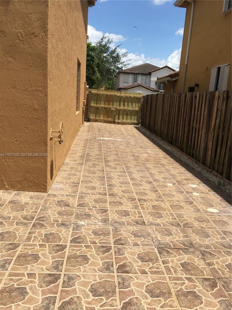 14512 SW 10th St , Miami, FL 33184 Photo