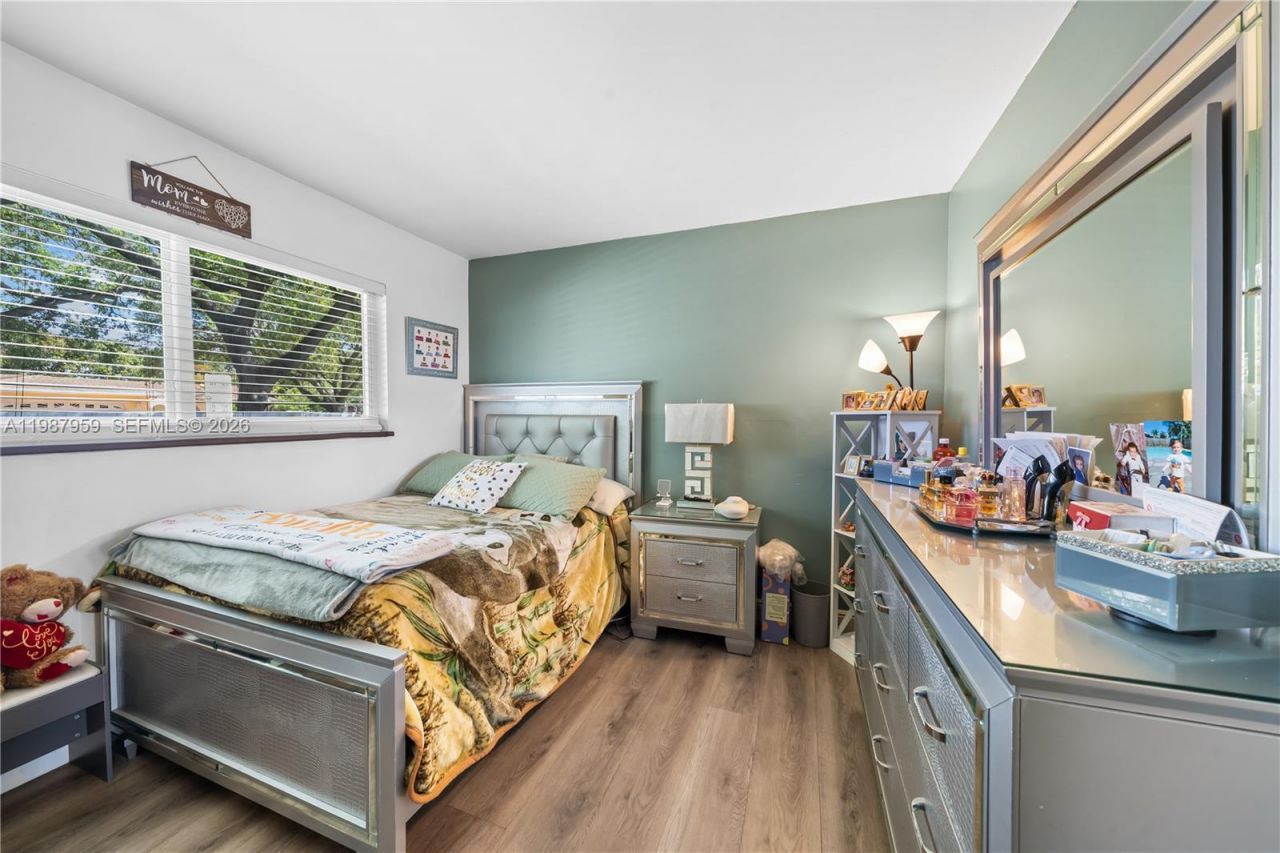 491 NW 45th Ter , Plantation, FL 33317 Photo