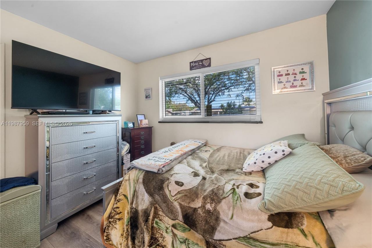 491 NW 45th Ter , Plantation, FL 33317 Photo