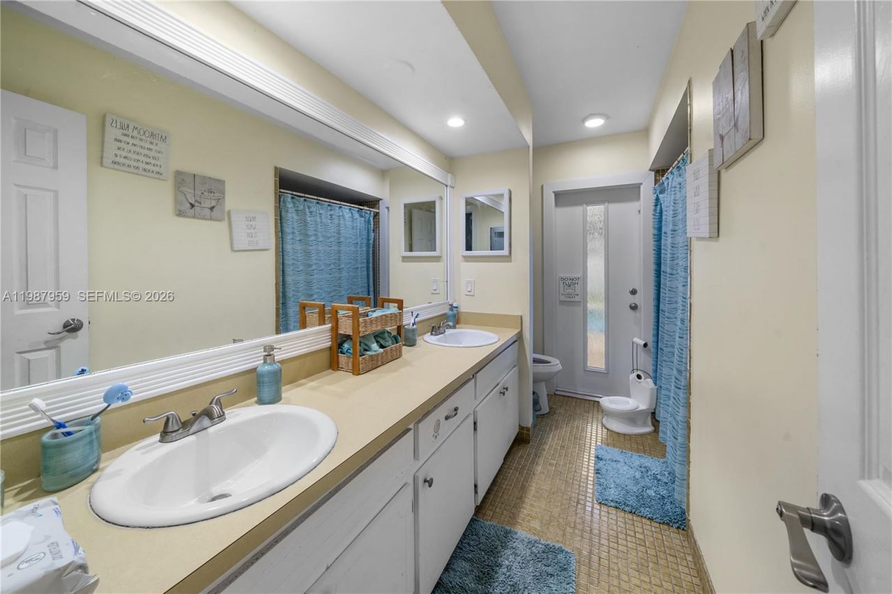 491 NW 45th Ter , Plantation, FL 33317 Photo