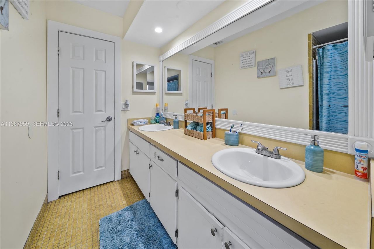 491 NW 45th Ter , Plantation, FL 33317 Photo